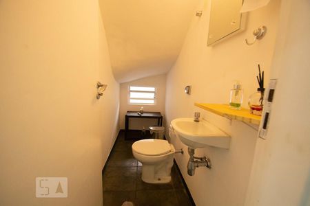 Casa à venda com 160m², 3 quartos e 2 vagas Casa à venda com 160m², 3 quartos e 2 vagasLavabo