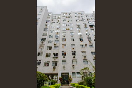 Apartamento à venda com 76m², 3 quartos e 1 vaga Apartamento à venda com 76m², 3 quartos e 1 vagaFachada do Bloco