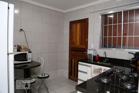 Cozinha de casa para alugar com 1 quarto, 39m² em Cidade Intercap, Taboão da Serra