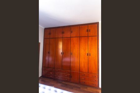 Casa à venda com 230m², 3 quartos e 3 vagasArmário