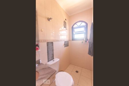 Casa à venda com 230m², 3 quartos e 3 vagasBanheiro Suíte 1