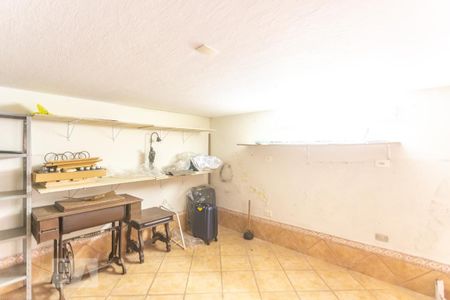 Casa à venda com 230m², 3 quartos e 3 vagasPorão