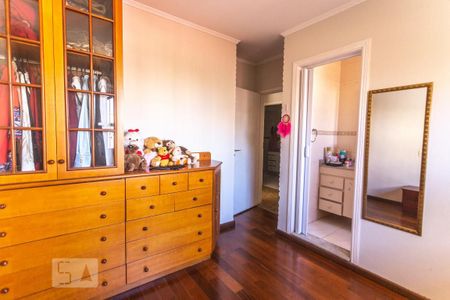 Casa à venda com 230m², 3 quartos e 3 vagasSuíte 1