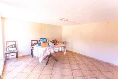 Casa à venda com 230m², 3 quartos e 3 vagasPorão