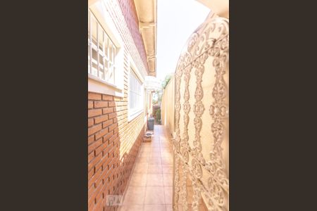 Casa à venda com 230m², 3 quartos e 3 vagasCorredor