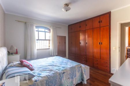 Casa à venda com 230m², 3 quartos e 3 vagasSuíte 2