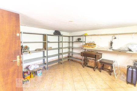 Casa à venda com 230m², 3 quartos e 3 vagasPorão