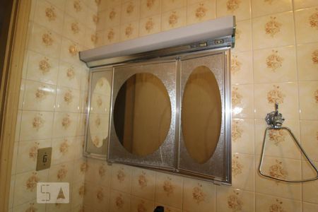 Casa à venda com 300m², 3 quartos e 2 vagasBanheiro