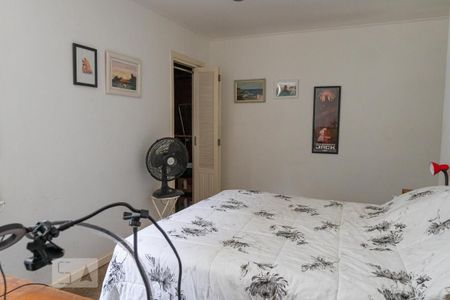 Casa à venda com 240m², 3 quartos e 2 vagas Casa à venda com 240m², 3 quartos e 2 vagasSuíte