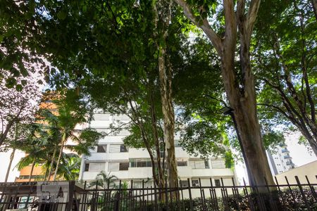 Apartamento para alugar com 90m², 3 quartos e 2 vagas Apartamento para alugar com 90m², 3 quartos e 2 vagasFachada