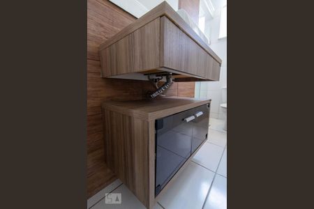 Apartamento à venda com 64m², 3 quartos e sem vaga Apartamento à venda com 64m², 3 quartos e sem vagaDetalhe do Banheiro