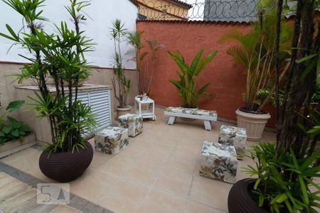 Casa à venda com 270m², 5 quartos e 1 vaga Casa à venda com 270m², 5 quartos e 1 vagaPiscina