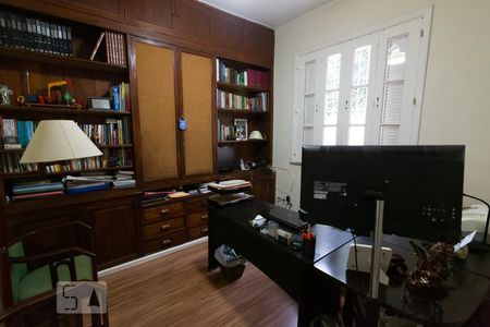 Casa à venda com 270m², 5 quartos e 1 vaga Casa à venda com 270m², 5 quartos e 1 vagaQuarto 1