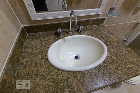 Casa à venda com 270m², 5 quartos e 1 vaga Casa à venda com 270m², 5 quartos e 1 vagaBanheiro