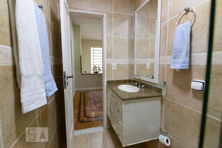 Casa à venda com 270m², 5 quartos e 1 vaga Casa à venda com 270m², 5 quartos e 1 vagaBanheiro