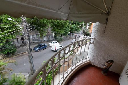 Casa à venda com 270m², 5 quartos e 1 vaga Casa à venda com 270m², 5 quartos e 1 vagaVista do Quarto 2