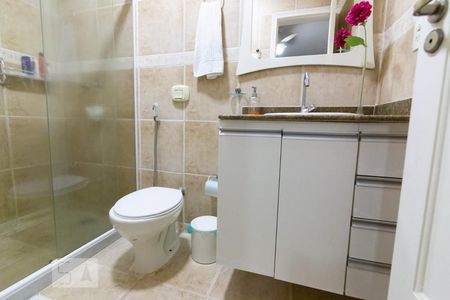 Casa à venda com 270m², 5 quartos e 1 vaga Casa à venda com 270m², 5 quartos e 1 vagaBanheiro da Suíte