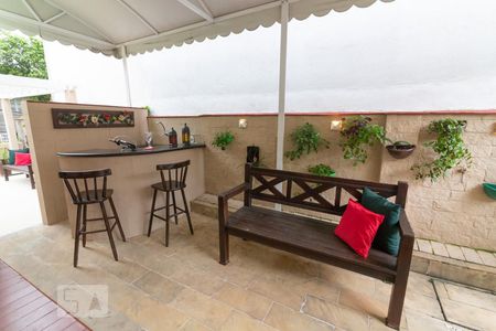 Casa à venda com 270m², 5 quartos e 1 vaga Casa à venda com 270m², 5 quartos e 1 vagaEspaço Gourmet