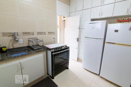 Casa à venda com 270m², 5 quartos e 1 vaga Casa à venda com 270m², 5 quartos e 1 vagaCozinha