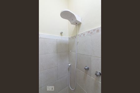 Casa à venda com 270m², 5 quartos e 1 vaga Casa à venda com 270m², 5 quartos e 1 vagaBanheiro de Serviço