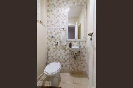 Casa à venda com 270m², 5 quartos e 1 vaga Casa à venda com 270m², 5 quartos e 1 vagaLavabo