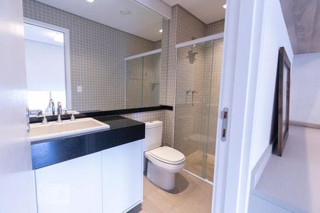 Apartamento à venda com 67m², 1 quarto e 2 vagas Apartamento à venda com 67m², 1 quarto e 2 vagasBanheiro da Suíte