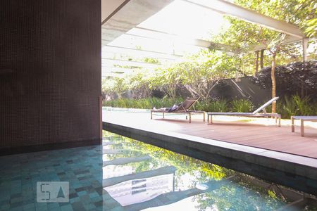 Apartamento à venda com 67m², 1 quarto e 2 vagas Apartamento à venda com 67m², 1 quarto e 2 vagasÁrea comum - Piscina