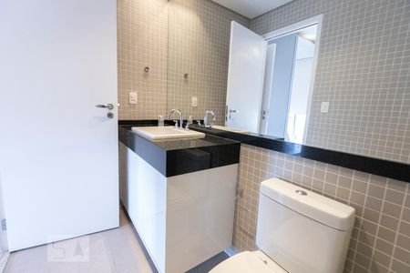 Apartamento à venda com 67m², 1 quarto e 2 vagas Apartamento à venda com 67m², 1 quarto e 2 vagasBanheiro da Suíte