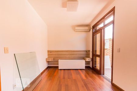 Casa de condomínio à venda com 220m², 3 quartos e 2 vagas Casa de condomínio à venda com 220m², 3 quartos e 2 vagasDormitório3