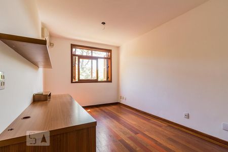 Casa de condomínio à venda com 220m², 3 quartos e 2 vagas Casa de condomínio à venda com 220m², 3 quartos e 2 vagasDormitório2