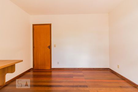 Casa de condomínio à venda com 220m², 3 quartos e 2 vagas Casa de condomínio à venda com 220m², 3 quartos e 2 vagasDormitório