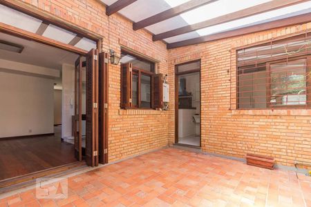 Casa de condomínio à venda com 220m², 3 quartos e 2 vagas Casa de condomínio à venda com 220m², 3 quartos e 2 vagasEspaço Gourmet