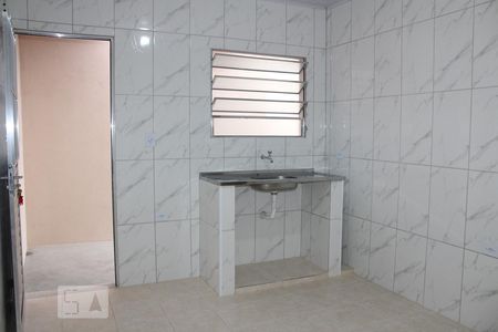 sala cozinha de casa para alugar com 1 quarto, 20m² em Vila Araguaia, São Paulo