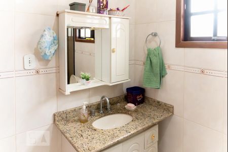 Casa à venda com 166m², 4 quartos e 2 vagas Casa à venda com 166m², 4 quartos e 2 vagasBanheiro 1