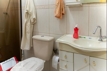 Casa à venda com 166m², 4 quartos e 2 vagas Casa à venda com 166m², 4 quartos e 2 vagasBanheiro da Suite