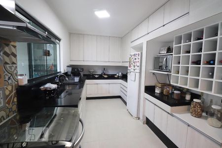 Casa à venda com 170m², 3 quartos e 2 vagasCozinha