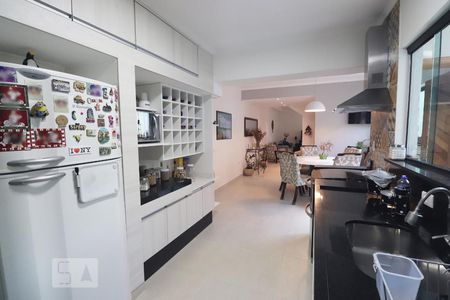 Casa à venda com 170m², 3 quartos e 2 vagasCozinha