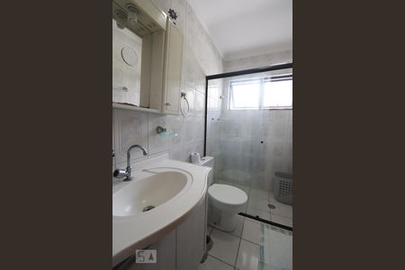 Casa à venda com 170m², 3 quartos e 2 vagasBanheiro Social