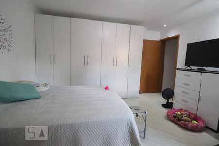 Casa à venda com 170m², 3 quartos e 2 vagasSuíte 2