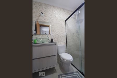 Casa à venda com 170m², 3 quartos e 2 vagasBanheiro Suíte 1