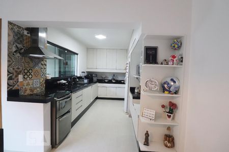 Casa à venda com 170m², 3 quartos e 2 vagasCozinha