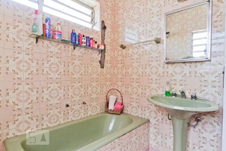 Casa para alugar com 160m², 6 quartos e 6 vagas Casa para alugar com 160m², 6 quartos e 6 vagasBanheiro da Suíte 2