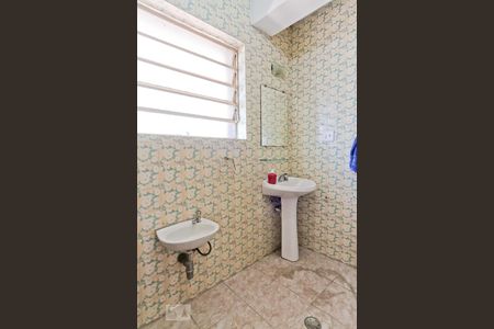 Casa para alugar com 160m², 6 quartos e 6 vagas Casa para alugar com 160m², 6 quartos e 6 vagasBanheiro 2