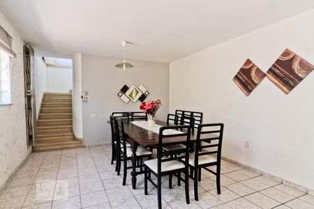 Casa para alugar com 160m², 6 quartos e 6 vagas Casa para alugar com 160m², 6 quartos e 6 vagasSala de Jantar