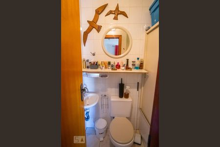 Apartamento à venda com 168m², 3 quartos e 3 vagas Apartamento à venda com 168m², 3 quartos e 3 vagasLavabo