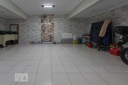 Casa à venda com 320m², 4 quartos e 4 vagas Casa à venda com 320m², 4 quartos e 4 vagasGaragem