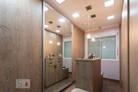 Casa à venda com 320m², 4 quartos e 4 vagas Casa à venda com 320m², 4 quartos e 4 vagasClosed Suíte 1