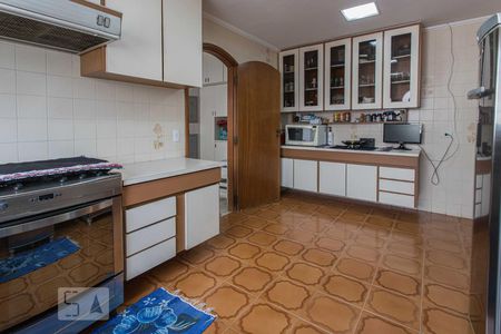 Casa à venda com 320m², 4 quartos e 4 vagas Casa à venda com 320m², 4 quartos e 4 vagasCozinha