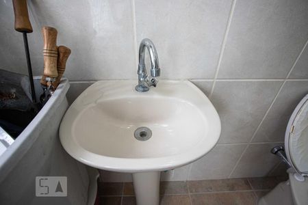 Casa à venda com 320m², 4 quartos e 4 vagas Casa à venda com 320m², 4 quartos e 4 vagasBanheiro 5 Salão de Festas