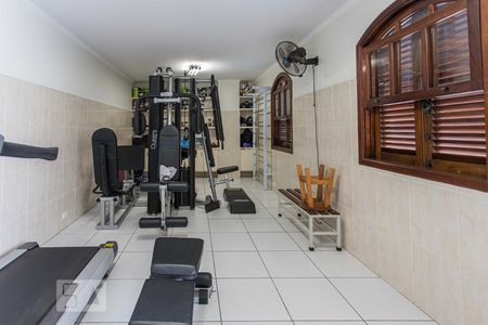 Casa à venda com 320m², 4 quartos e 4 vagas Casa à venda com 320m², 4 quartos e 4 vagasAcademia Edícula